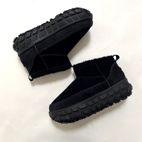 NWOB $190 Original UGG Venture Daze Ultra Mini Boots Size 8 Black Leather Suede - Picture 3 of 12